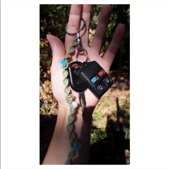 Macrame Galaxy Keychains - Picture 4 of 8